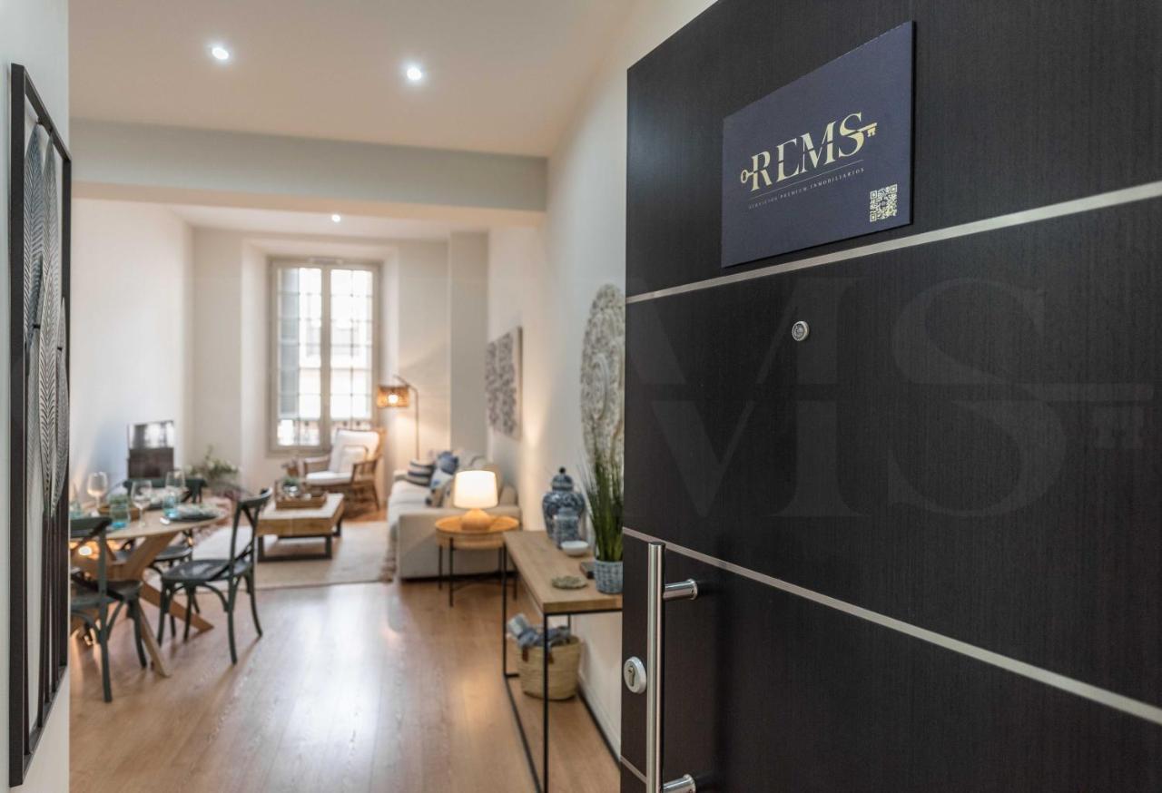Dreamy Mediterranean Apartment With Parking - Center By Rems Málaga Eksteriør bilde